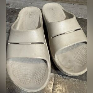 OOFOS Sandal Slides- W8‎ M6
